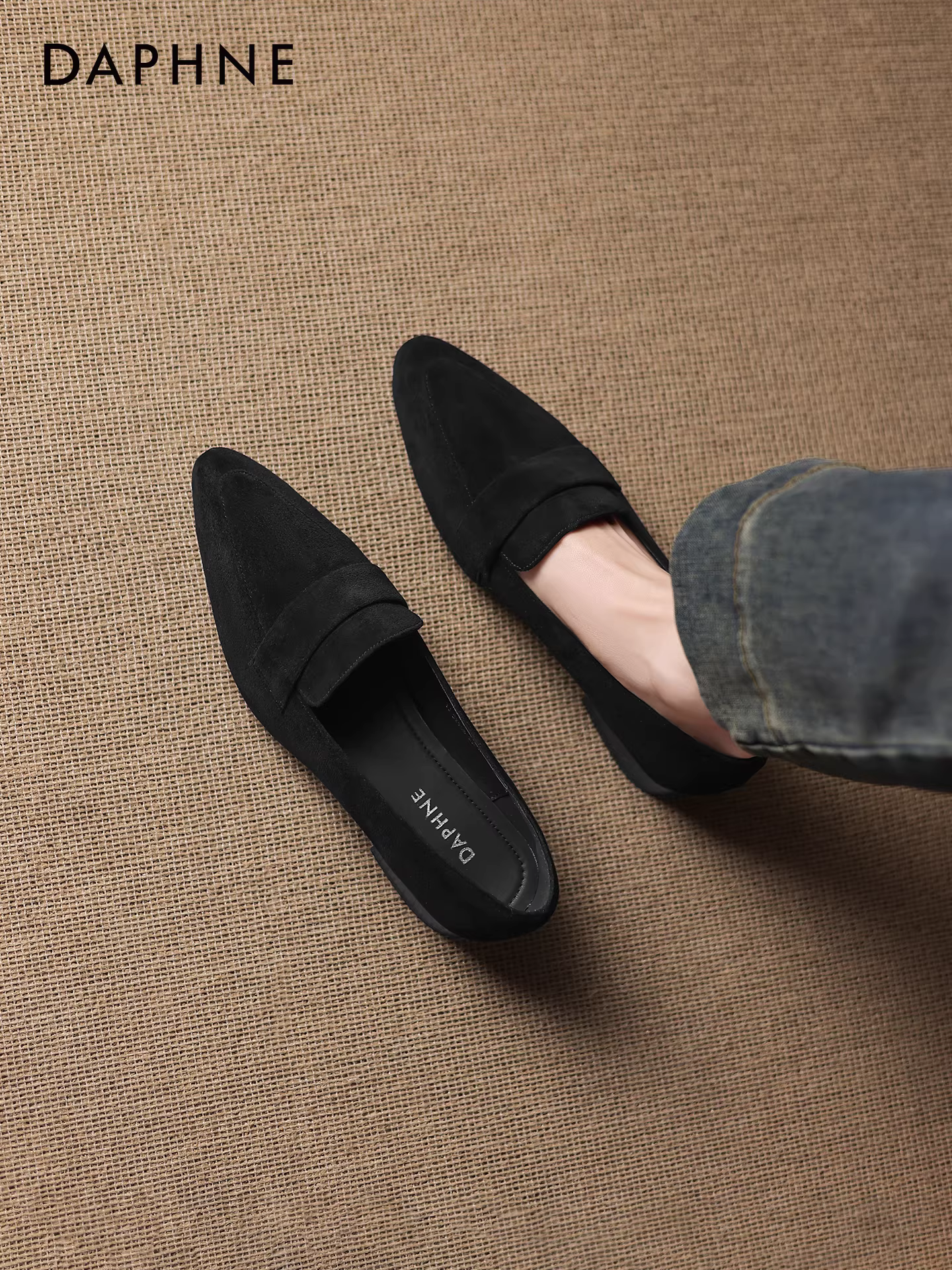 Giày nữ Daphne mũi nhọn, kiểu dáng đơn giản, mùa thu đông 2025, kiểu lười đi làm, giày lười cổ điển, gót dày, chất liệu da