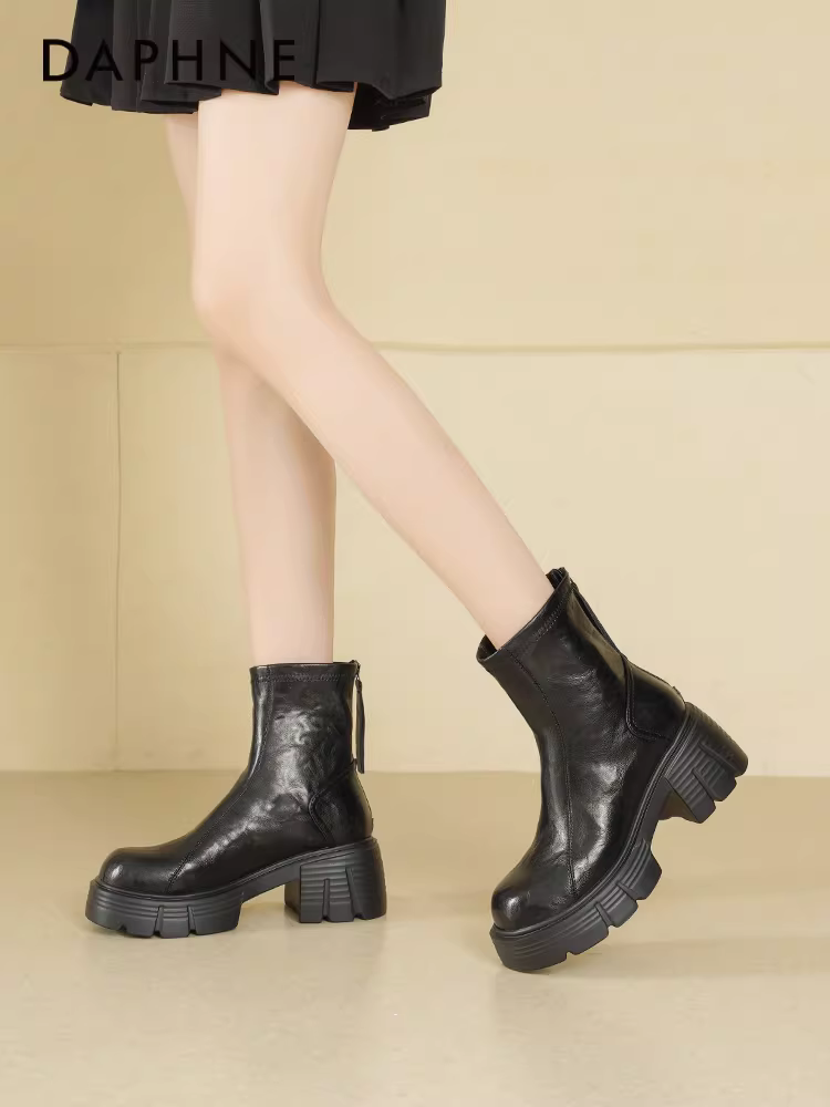 Giày bốt cao gót ngắn màu đen Daphne dành cho nữ 2025 kiểu dáng mới thời thượng cổ điển Chelsea boots Martin boots giày nữ mùa đông