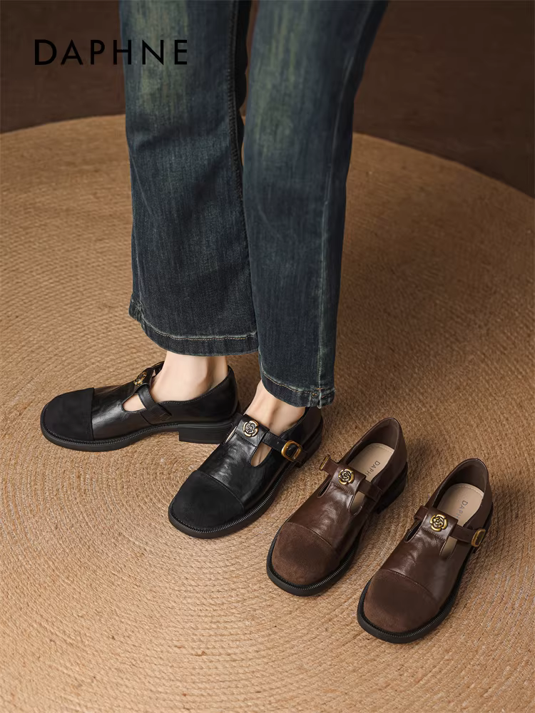 Giày lười màu đen Daphne dành cho nữ mùa xuân 2026 giày da hoa trà mới kiểu Pháp Giày Mary Jane quai chữ T