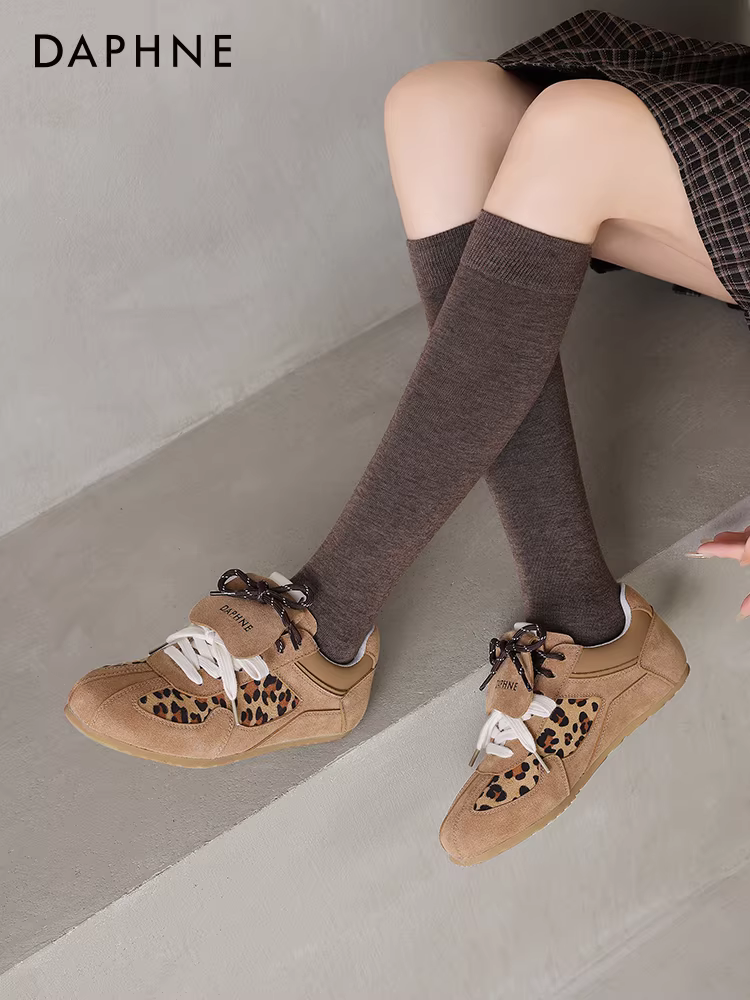 Giày tập thể thao nữ Daphne kiểu Đức cổ điển, mẫu mới thu đông 2025, họa tiết da báo phối màu, giày thể thao đế mềm, thoải mái và đa năng.
