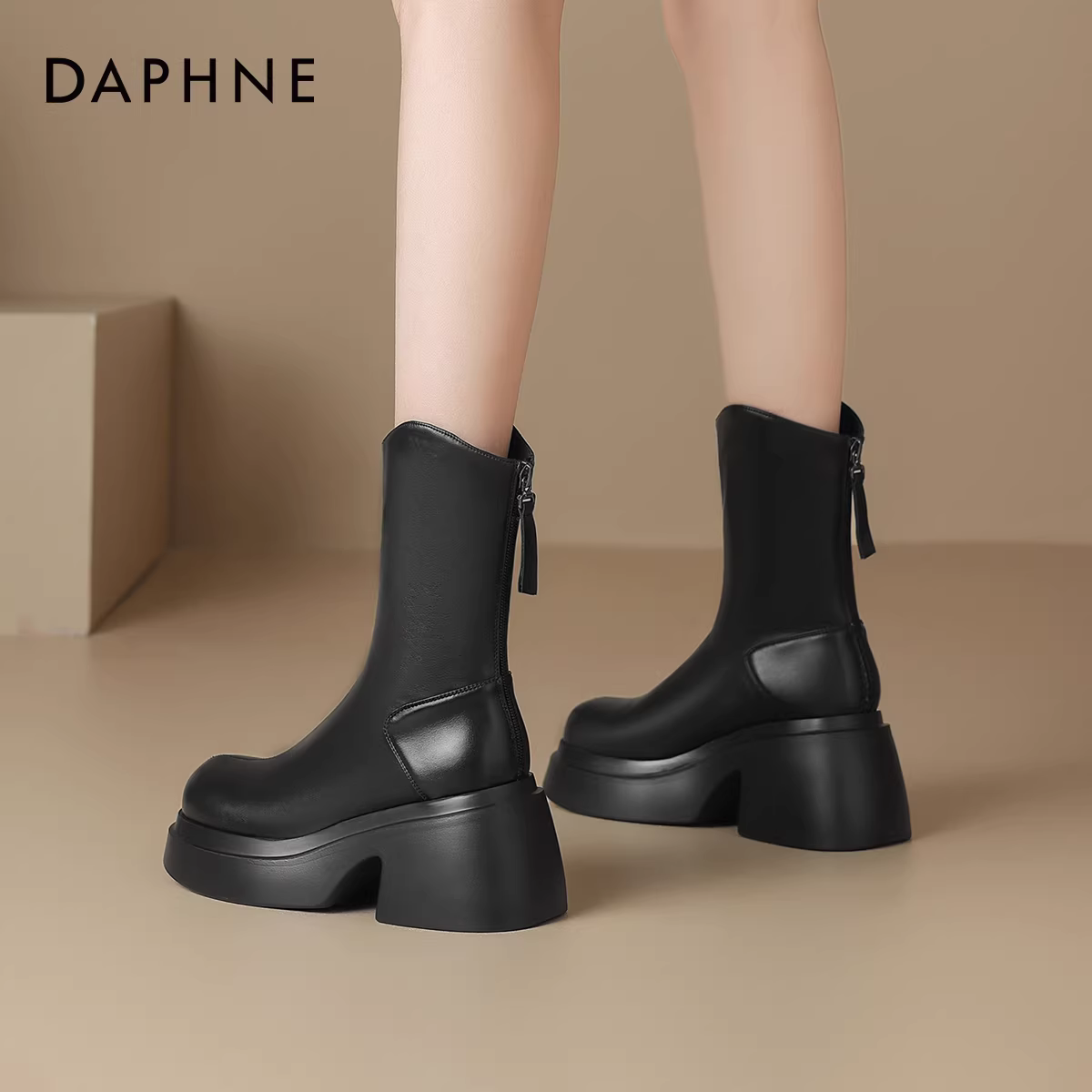 Giày bốt ngắn đế dày màu đen Daphne dành cho nữ, phong cách cao cấp mùa thu đông, mẫu mới 2024, giày cao gót ôm dáng, kiểu Martin.