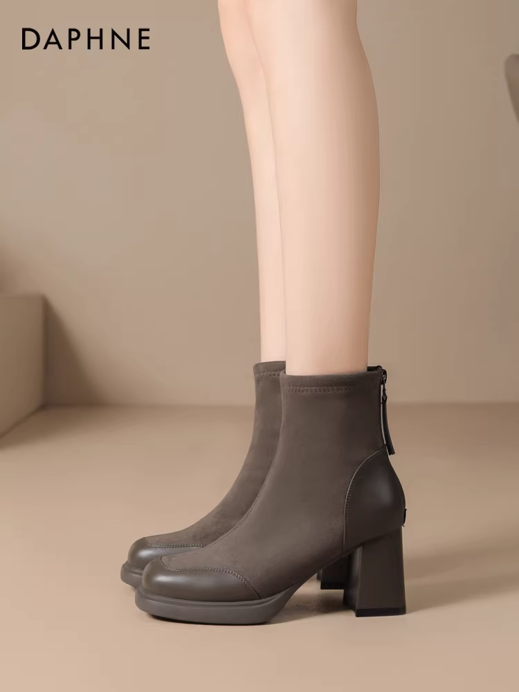 Giày bốt ngắn Daphne dành cho nữ 2025, giày cao gót mới mùa đông, gót dày, kiểu dáng ôm sát, đế dày, kiểu Martin, tăng chiều cao, kiểu tất.