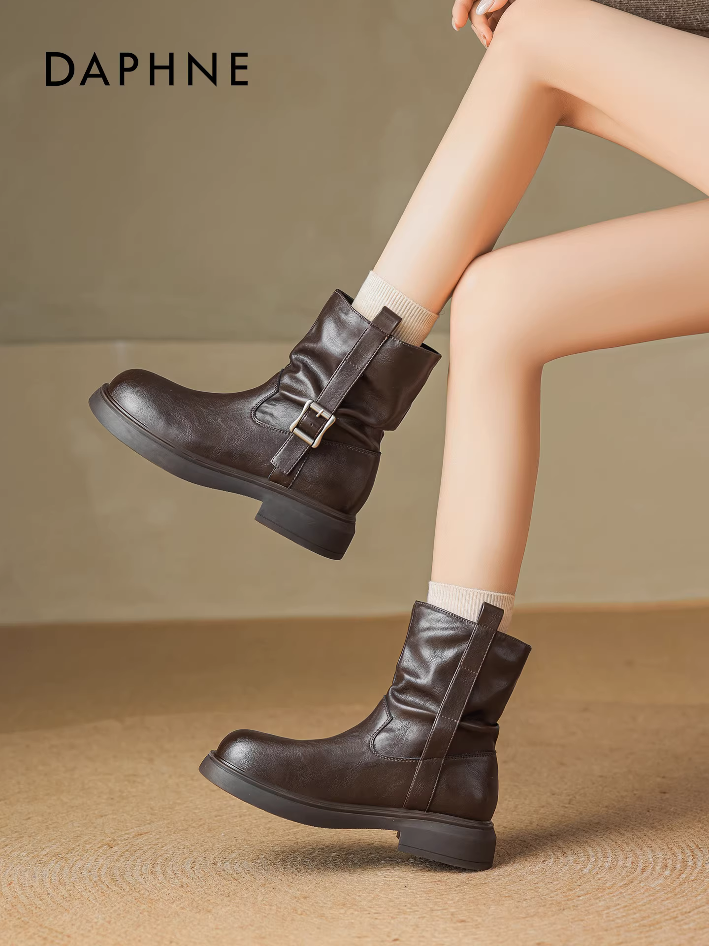 Giày bốt nữ Daphne đế dày lót lông cừu mùa thu đông 2025 kiểu retro Melard cổ ngắn xếp ly giữ ấm