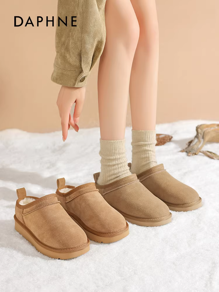 Giày bốt tuyết đế dày Daphne dành cho nữ 2025, mẫu mới mùa đông, giữ ấm, chất liệu cotton Đông Bắc, lót lông cừu, kiểu cổ thấp, đế dày.