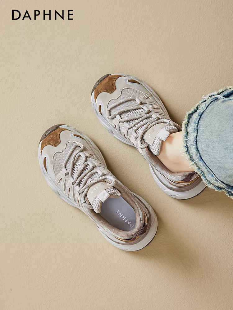 Giày bố đế dày Daphne dành cho nữ, kiểu dáng mới mùa xuân 2026, giày thể thao tăng chiều cao, giày thể thao đi bộ đường dài rất phong cách.