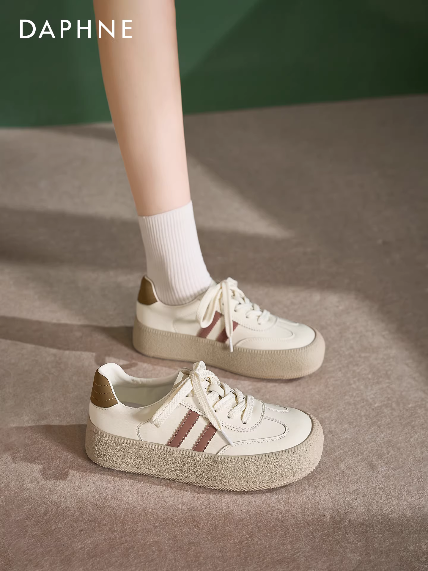 Giày tập Daphne dành cho nữ, giày đế dày mới mùa thu 2025, giày thể thao nữ, phong cách mùa thu, giày thể thao trắng siêu hot.