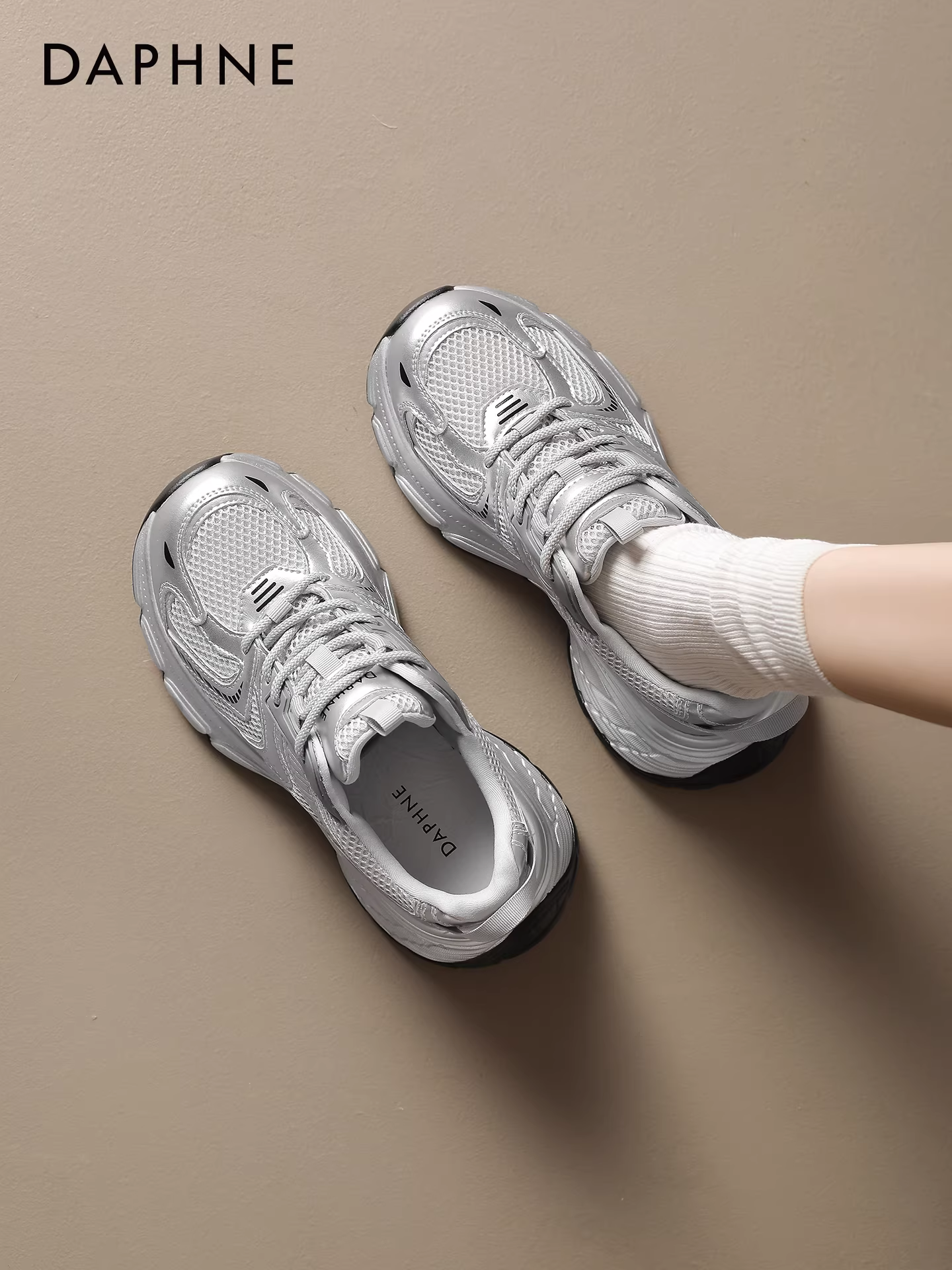 Giày thể thao nữ Daphne Silver Dad mùa thu 2025 đế dày tăng chiều cao đa năng, phong cách thường ngày, thích hợp cho mùa xuân và mùa thu
