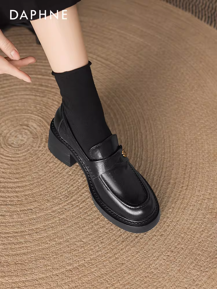 Giày lười cao gót Daphne dành cho nữ 2025 kiểu Anh mới, giày da hoa trà, giày nữ đế thô màu đen, giày đơn