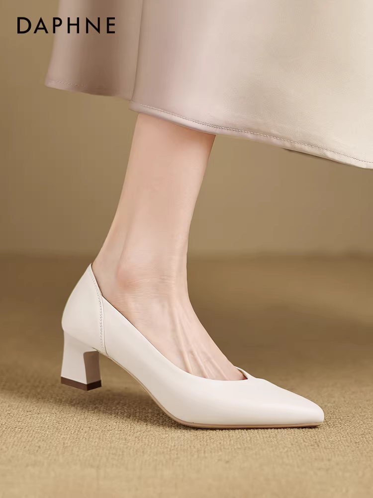 Giày cao gót Daphne dành cho nữ, giày bệt mũi nhọn mùa thu đông, kiểu mới 2025, gót dày, giày kiểu Pháp dành cho mẹ, giày da mềm miệng nông.