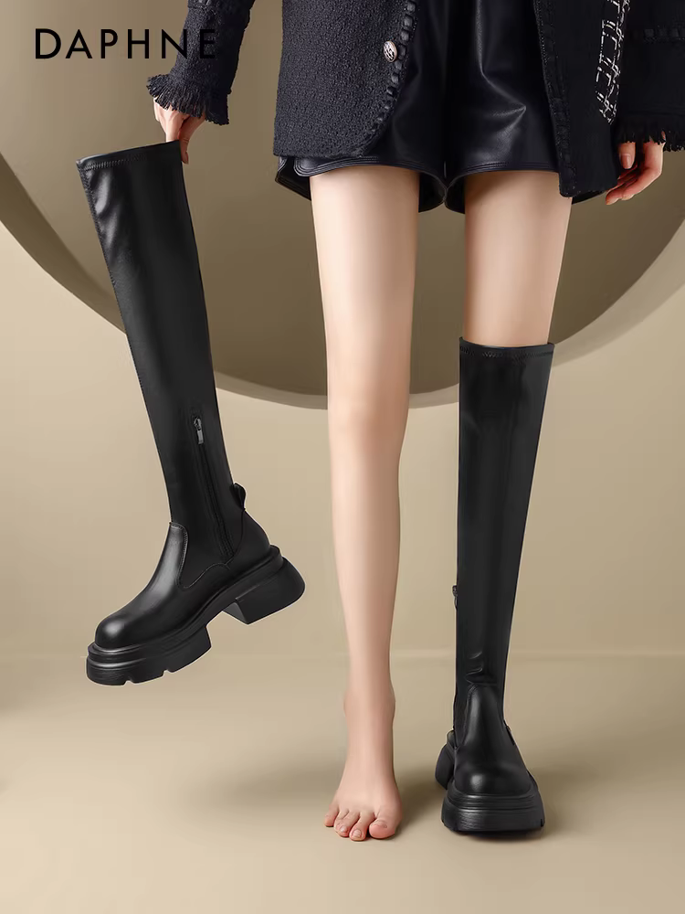 Giày bốt cao quá gối màu đen Daphne kiểu mới 2025 siêu xinh, giày bốt nữ cao cổ, giày bốt đi xe kiểu dáng thon gọn, giày bốt dài