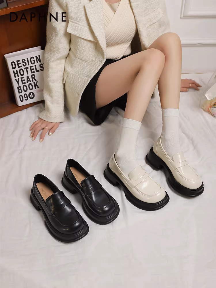 Giày lười đế dày phong cách Anh của Daphne dành cho nữ mùa xuân thu 2025, kiểu học sinh mới, giày da nhỏ gọn, đa năng, giày đơn giản dành cho nữ