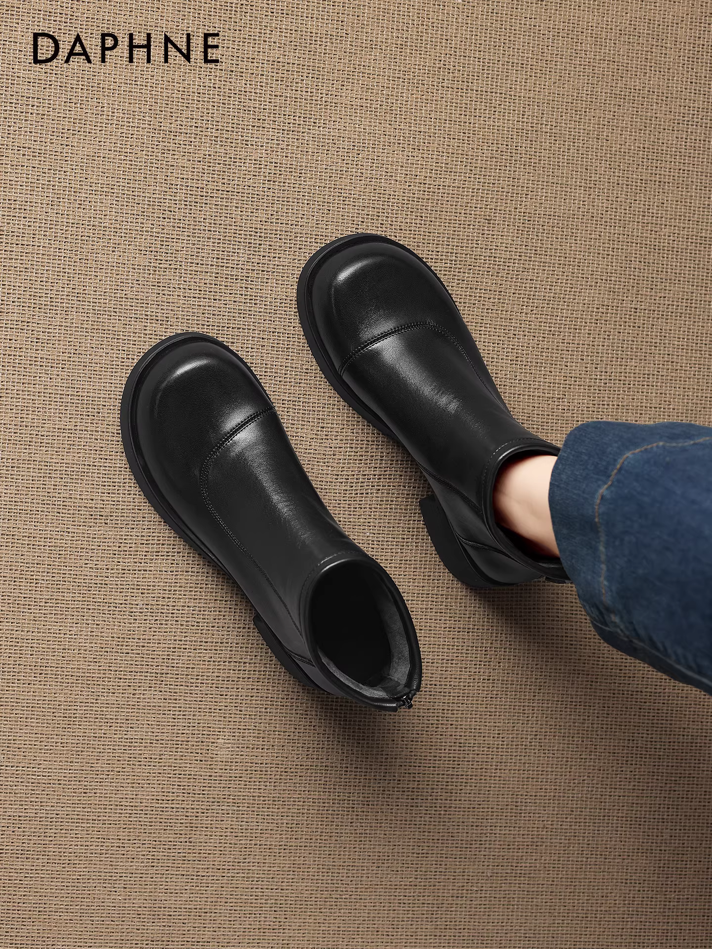 Giày bốt ngắn màu đen Daphne dành cho nữ mùa đông 2025, kiểu mới, gót cao, gót thô, kiểu Martin, lót lông giữ ấm, chất liệu da, dành cho mẹ.