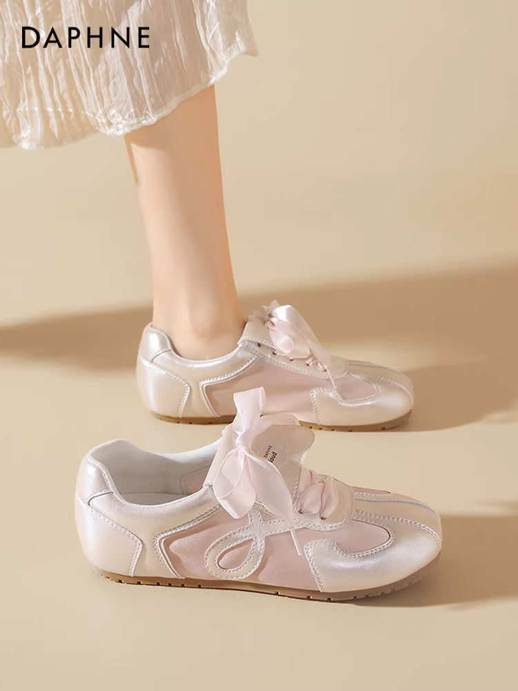 Giày tập múa ba lê kiểu dáng Song Qian dành cho nữ, giày thể thao đế bằng mỏng đa năng màu trắng mới mùa thu năm 2025.