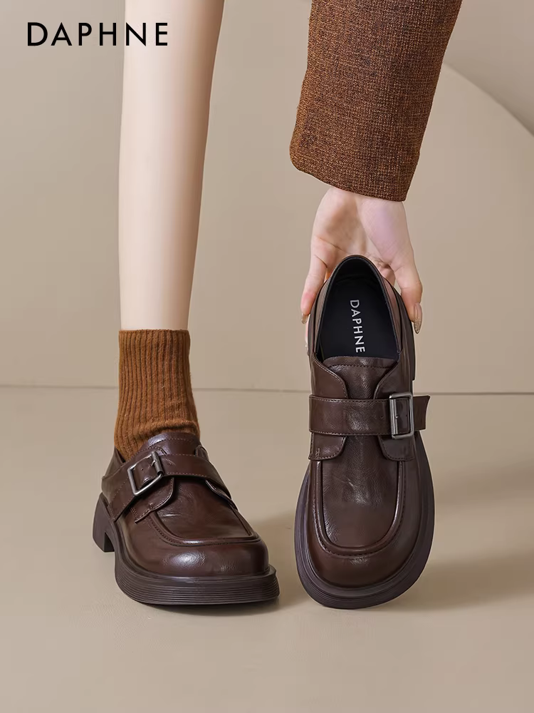 Giày lười đế dày Daphne dành cho nữ 2025 kiểu mới mùa thu màu đen phong cách Anh quốc jK giày đơn giản đi làm thường ngày giày da nhỏ