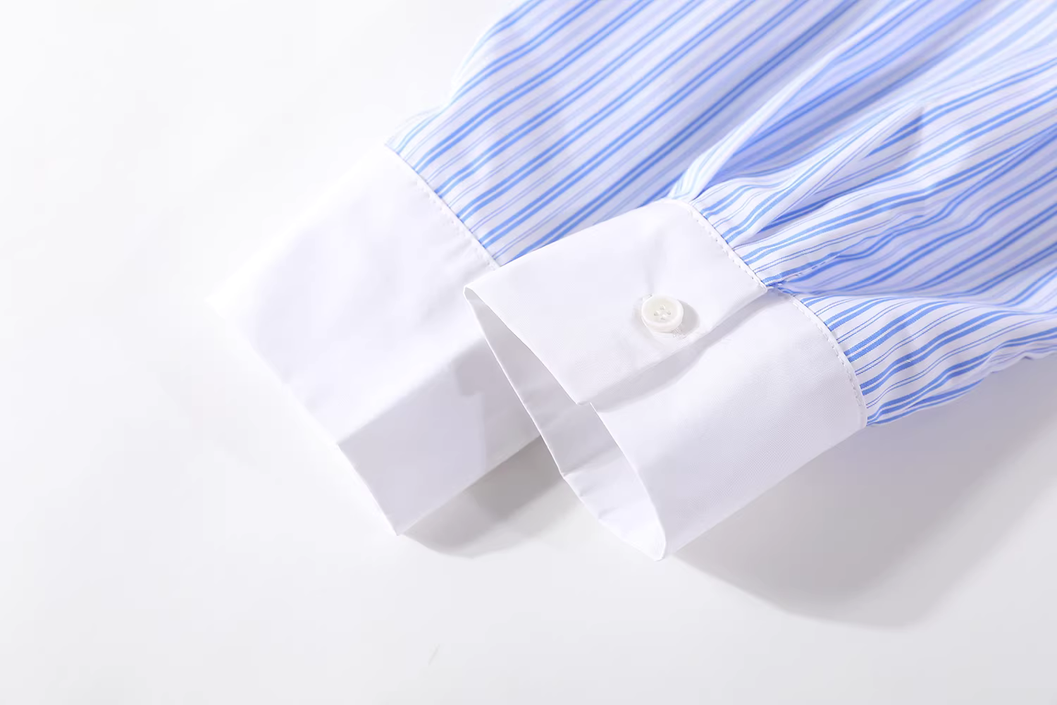 Áo sơ mi kẻ sọc xanh dáng rộng kiểu Pháp dành cho nữ, áo kiểu xuân hè độc đáo và đẹp mắt.