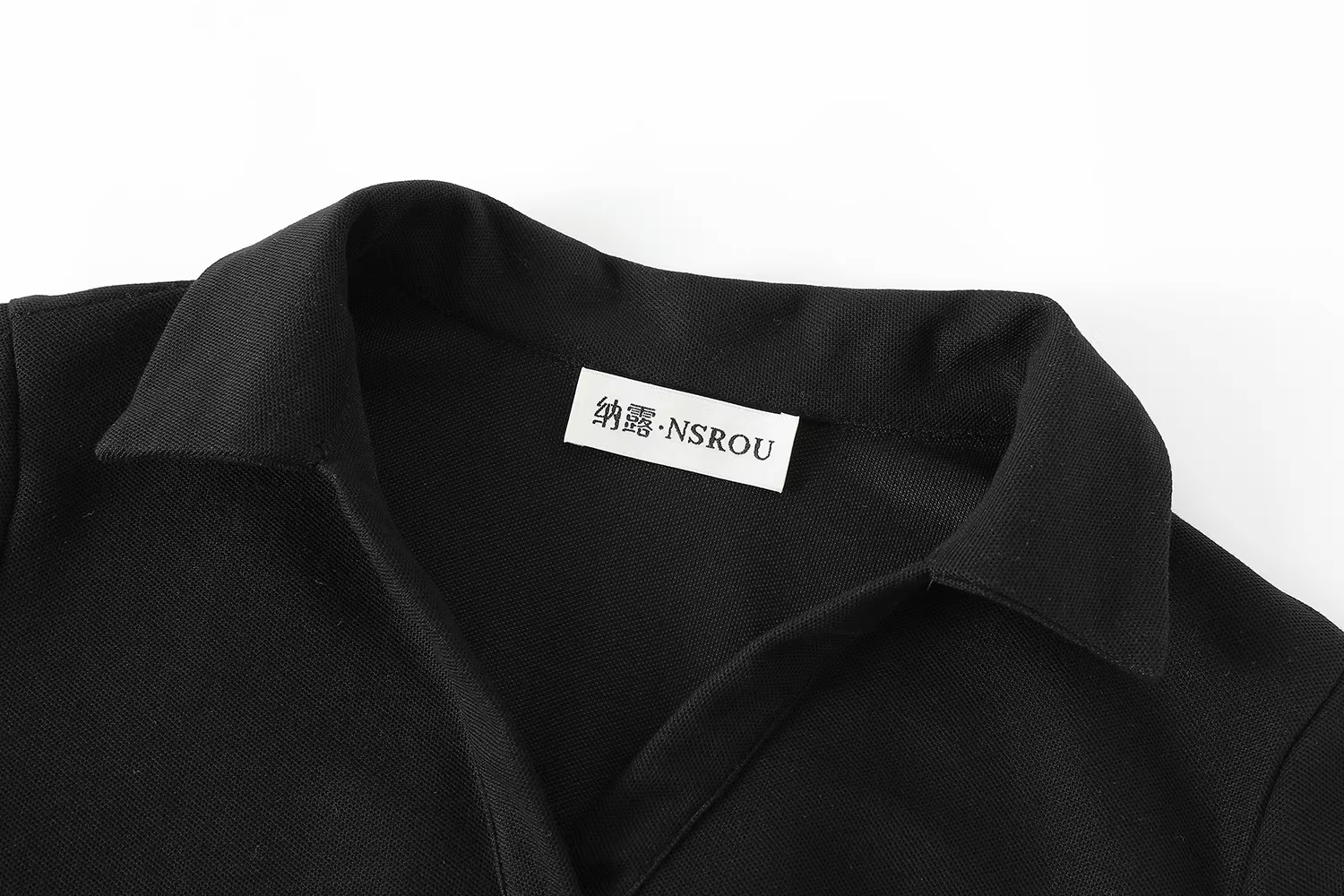 Bộ đồ nữ mùa hè kiểu Hàn Quốc, áo ngắn thêu hình trái tim dễ thương, có dây rút ở eo, chân váy xếp ly cao eo