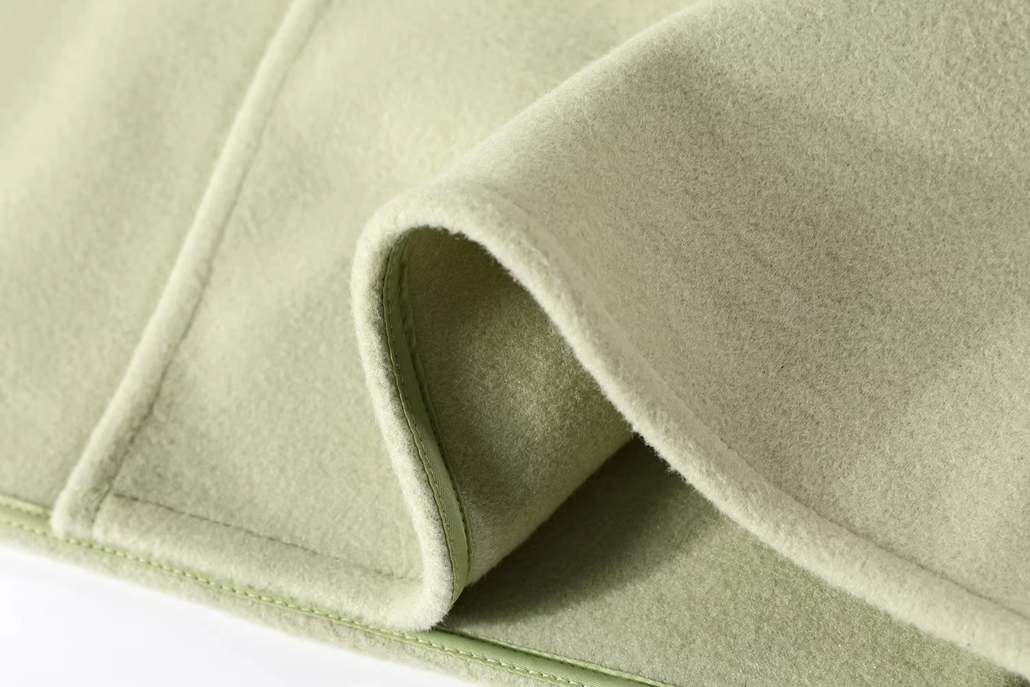 Áo khoác len hai mặt được thiết kế theo phong cách Hàn Quốc, nhẹ nhàng và thanh lịch, có khuy cài bằng sừng dành cho nữ, áo khoác cashmere dài vừa phải thích hợp cho mùa thu đông.