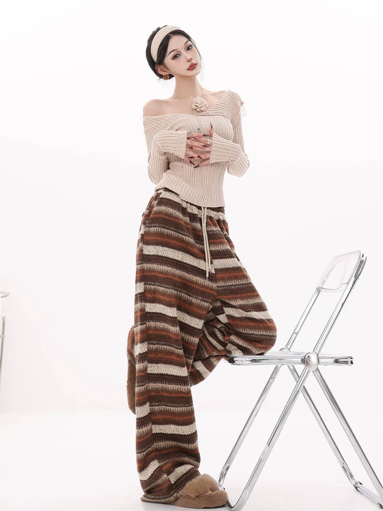 Quần len kẻ sọc xuông dáng suông ABWEAR Pine Tea Cocoa - Original Lazy dành cho nữ, kiểu dáng mới 2025, lưng thun