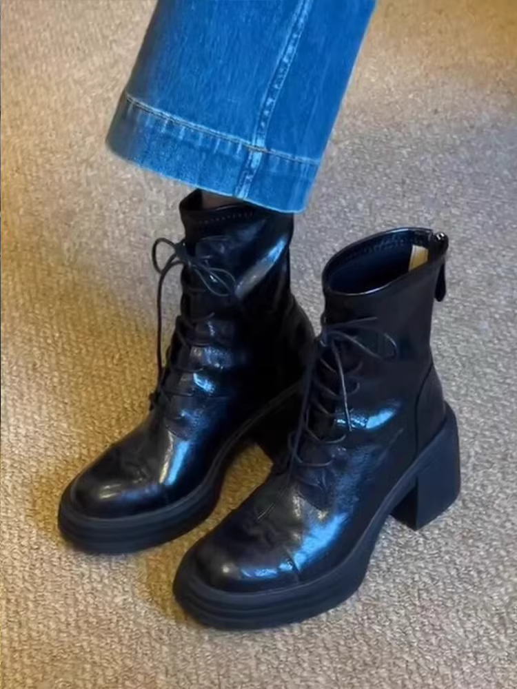 Phiên bản da bò ~ Giày bốt Martin cao gót đế dày dành cho nữ, bốt da thật đa năng, kiểu dáng ôm sát, bốt ngắn tăng chiều cao kiểu retro có khóa kéo phía sau