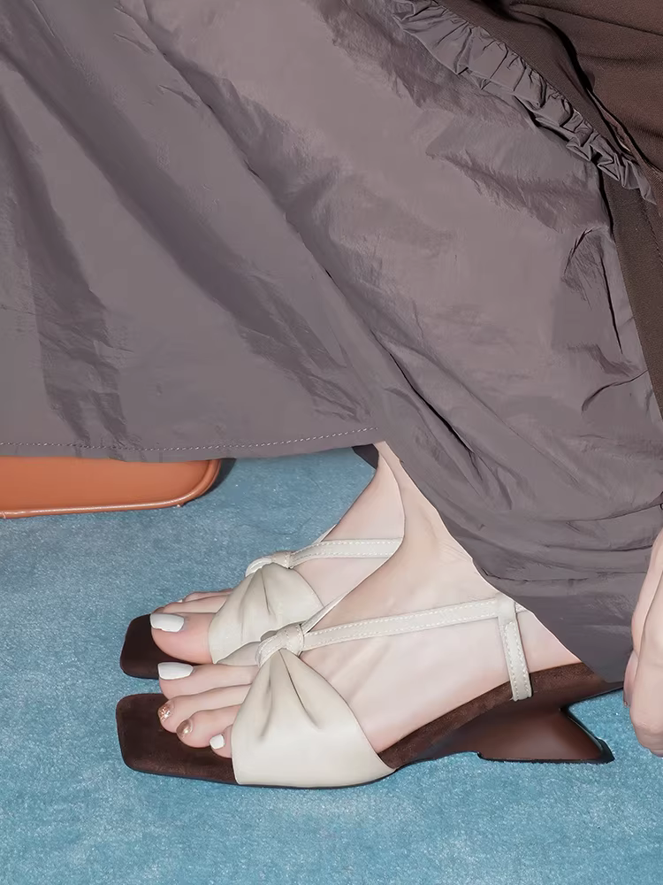 Pear Xiaoqi~ Giày sandal cao gót một dây phong cách retro kiểu Pháp dành cho nữ, mặc ngoài trời mùa hè, mũi vuông, đế mềm, giày kiểu La Mã đi làm.