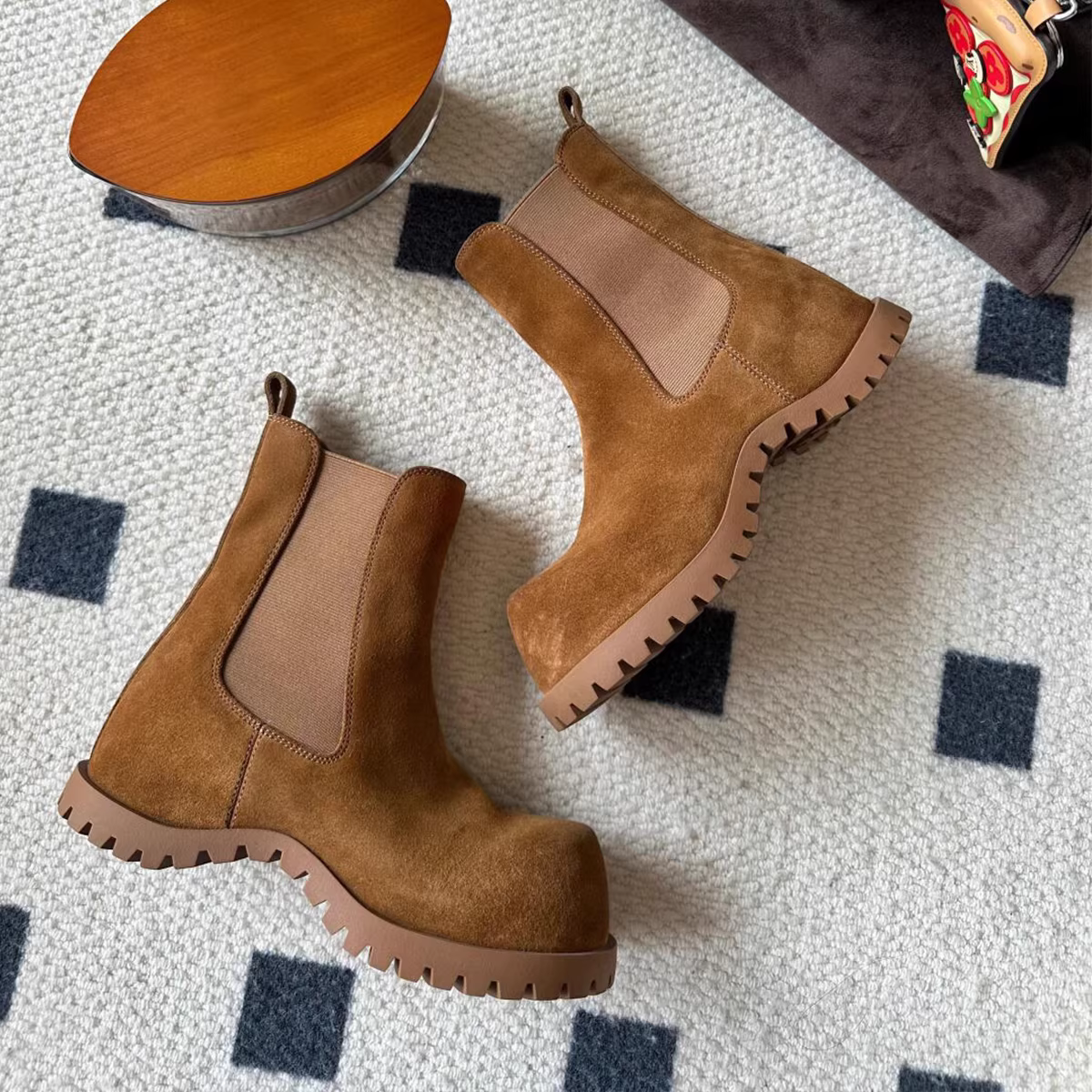 Phiên bản da bò ~ Giày bốt cổ ngắn bằng da thật mờ kiểu cổ điển dành cho nữ với đế dày và tăng chiều cao ẩn, giày Martin, giày Chelsea kiểu slip-on.