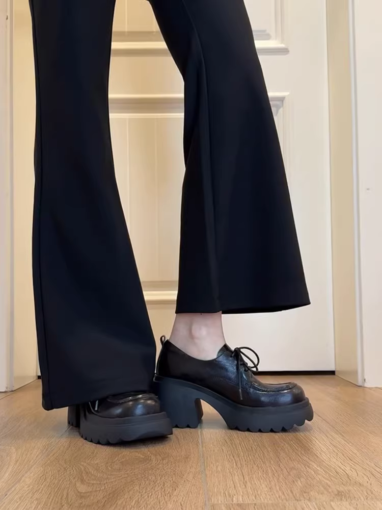 Phiên bản da cừu ~ Giày đế dày đế dày chống thấm nước có dây buộc bằng da thật Giày da đen tăng chiều cao Giày đơn phong cách Anh Quốc