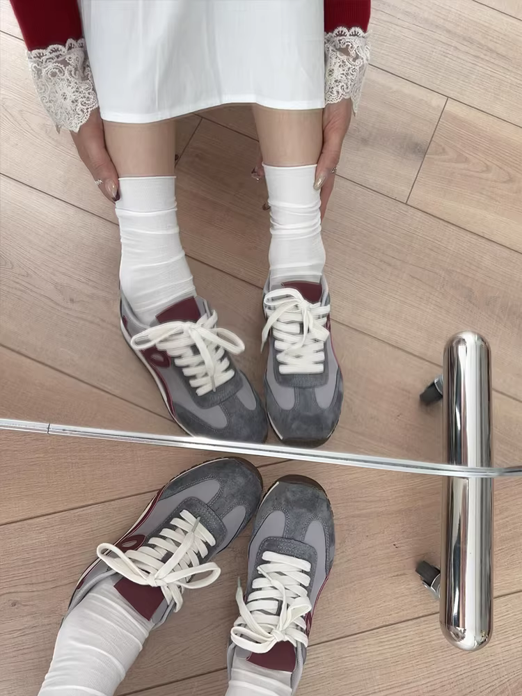 Phiên bản da cừu ~ Giày thể thao thông thường mới dành cho nữ, đế dày, đa năng, giày tập luyện thời trang của Đức, giày thể thao buộc dây đế mềm kiểu cổ điển.