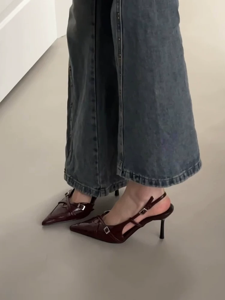 Phiên bản da cừu ~ Dép xỏ ngón hở lưng kiểu Pháp dành cho nữ với mũi nhọn và khóa chéo, giày đơn giản dị và thanh lịch.