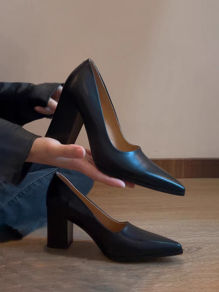 Phiên bản da cừu ~ giày cao gót mũi nhọn kiểu cổ điển màu đen cổ điển giày cao gót kiểu cổ điển màu đen mũi nhọn kiểu cổ điển giày da thật có miệng nông đi làm