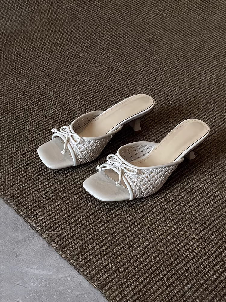 Phiên bản da cừu ~ Dép dệt kiểu nghỉ dưỡng dành cho nữ, dép quai ngang đa năng có nơ, mũi vuông, gót cao dành cho mùa hè