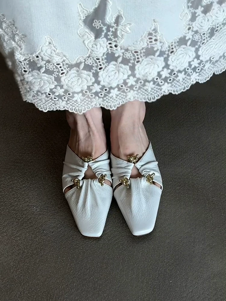 Phiên bản da cừu ~ Dép da thật kiểu Pháp có khóa hình tam giác khoét rỗng dành cho nữ, giày mũi vuông gót thấp kiểu slip-on mũi kín
