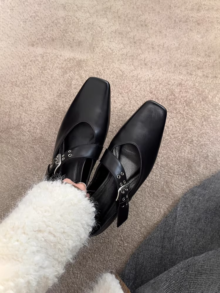 Phiên bản da cừu ~ Giày da nhỏ cổ điển màu đen cá tính dành cho nữ với đế nâng chiều cao ẩn, giày Mary Jane mũi vuông có quai đơn, giày đế thấp miệng nông.