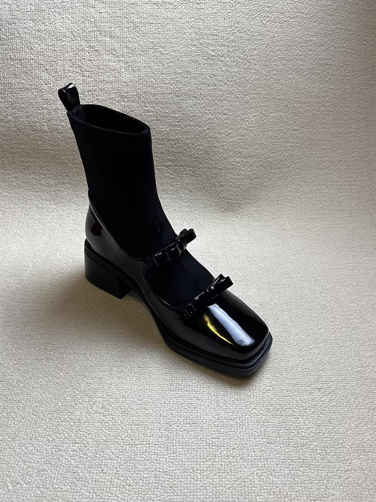 Phiên bản da bò ~ Giày bốt da bóng kiểu nơ ngọt ngào và cá tính dành cho nữ, mũi vuông, tôn dáng, gót dày, chất liệu da thật màu đen