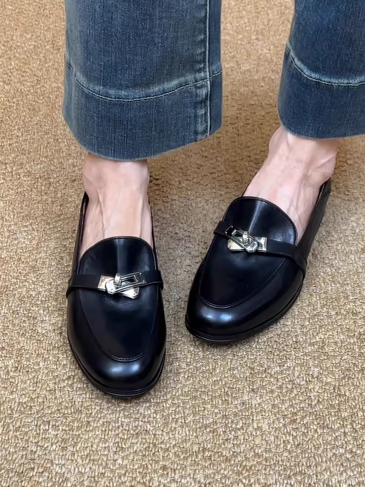 Phiên bản da cừu ~ giày lười có khóa kim loại cổ điển dành cho nữ mũi tròn bằng da thật được đánh bóng giày da đế bằng