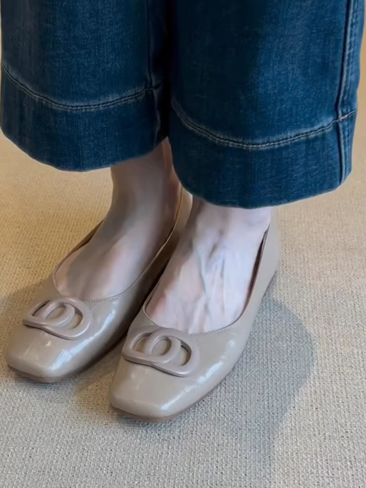 Giá fan hâm mộ: 68 nhân dân tệ] Giày da nhỏ kiểu Anh cổ điển đa năng mới năm 2025, giày đế bằng nông