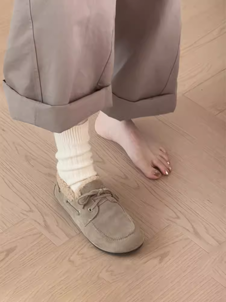 Phiên bản da cừu ~ giày lười đế mềm lót lông mềm mại kiểu cổ điển dành cho nữ, giày đế bằng buộc dây bằng da lộn cắt sâu