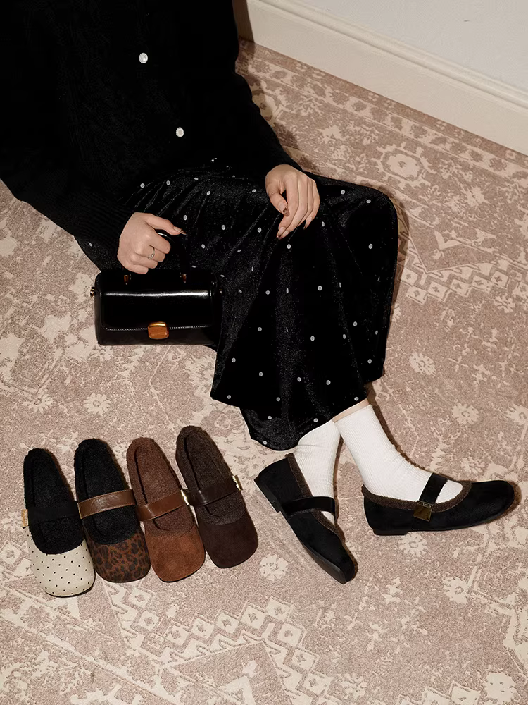 Pear Xiaoqi~ Giày Mary Jane lót lông cừu phong cách cổ điển dễ thương dành cho nữ có khóa dán bằng kim loại Giày đế bằng mũi vuông