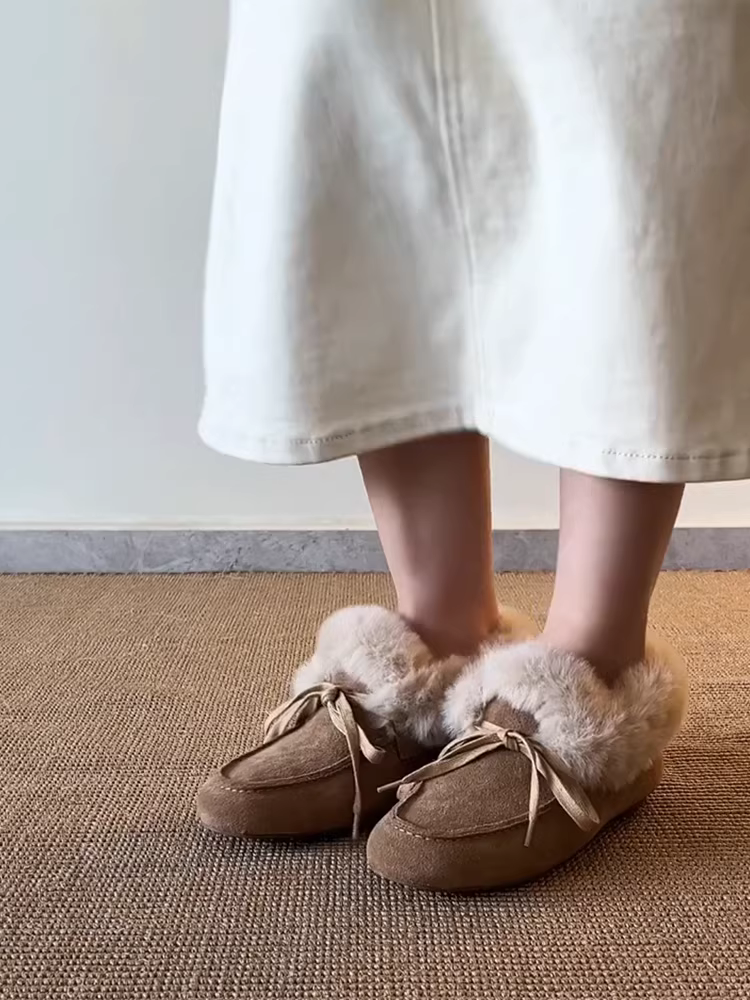 Phiên bản da cừu ~ Giày lười lông thú mùa thu đông mới dành cho nữ, thiết kế nơ độc đáo, lót lông mềm mại, giày đế bằng ấm áp.