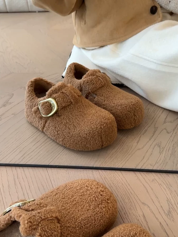 Phiên bản da cừu ~ Giày Birkenstock lót lông ấm áp mùa thu đông dành cho nữ, giày lười đế dày một quai khoét sâu dành cho người nhỏ nhắn.