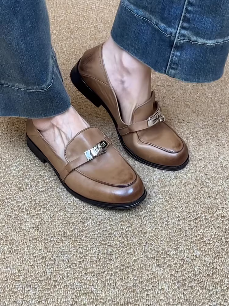 Phiên bản da cừu ~ giày lười có khóa kim loại cổ điển dành cho nữ mũi tròn bằng da thật được đánh bóng giày da đế bằng