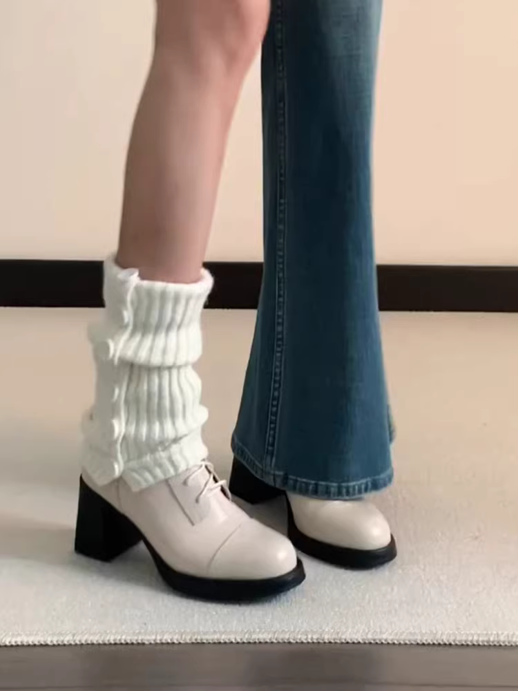 Phiên bản da bò ~ Giày bốt Martin cao gót kiểu dáng nhỏ nhắn dành cho nữ, phong cách Anh Pháp, khóa kéo phía sau đơn giản, bốt ôm dáng co giãn