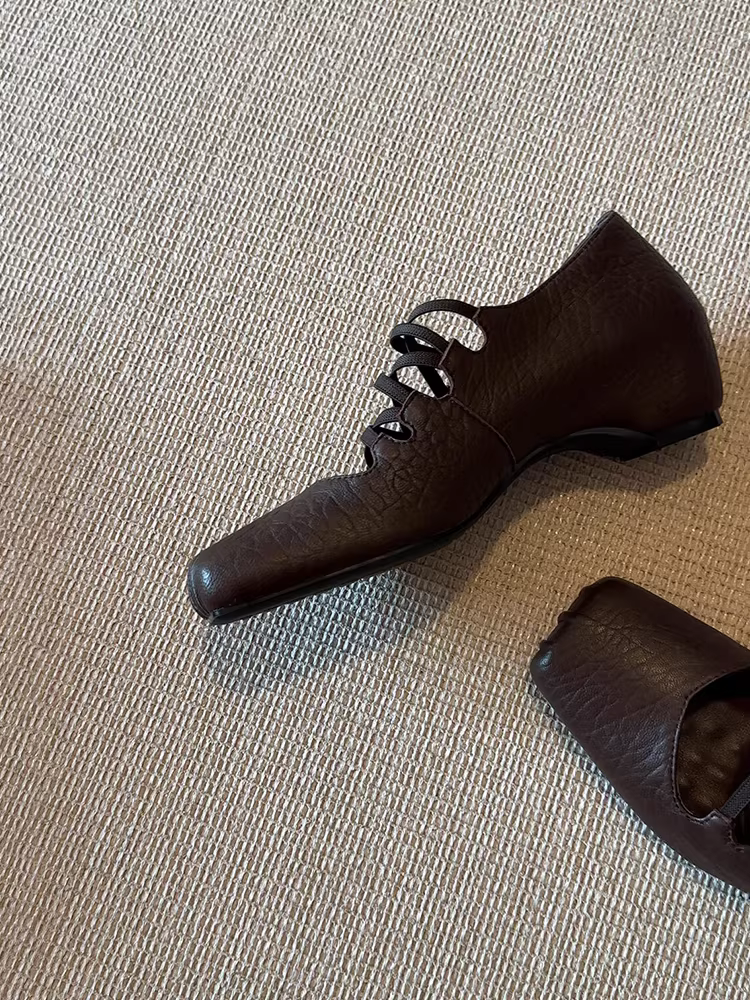 Phiên bản da cừu ~ Giày ba lê da thật đế mềm, tăng chiều cao dành cho nữ, kiểu mũi lợn cổ điển, giày Mary Jane quai chéo độc đáo.