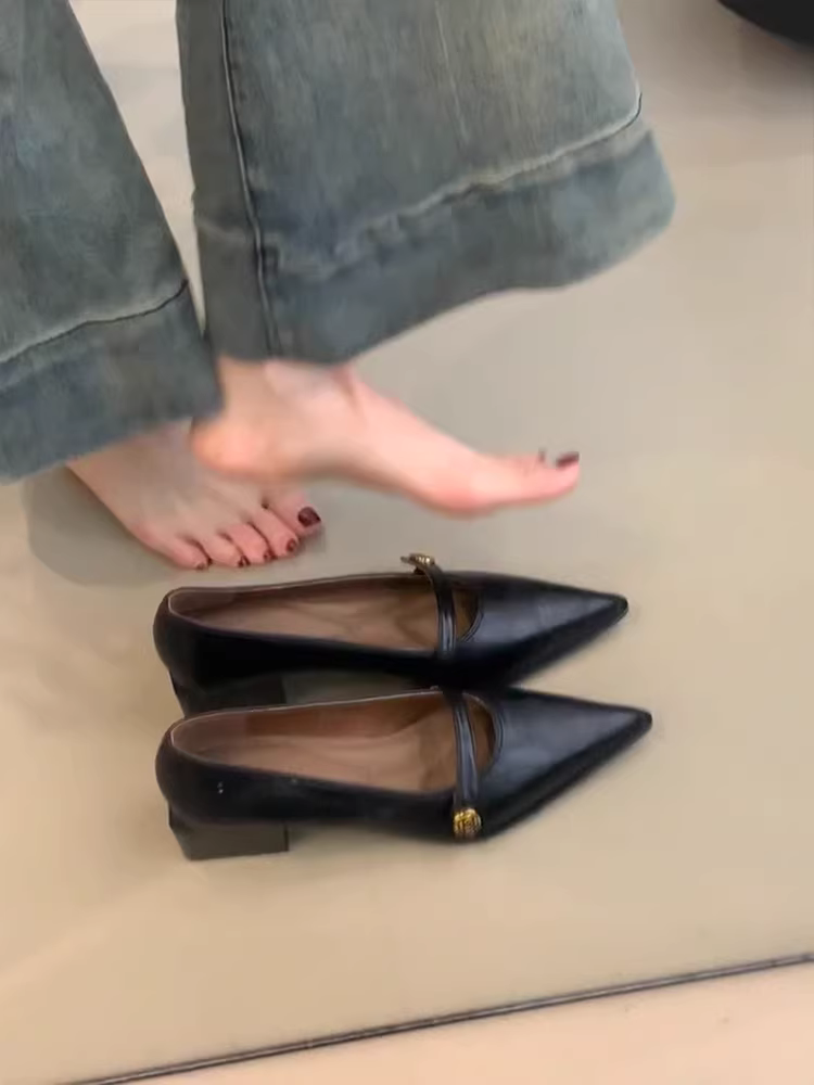 Phiên bản da cừu ~ Giày cao gót nông kiểu cổ điển dành cho nữ có khóa hoa trà, gót dày, mũi nhọn, giày Mary Jane thanh lịch