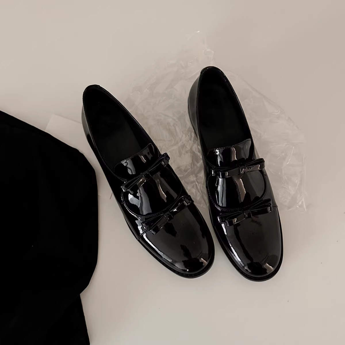 Phiên bản da cừu ~ Giày lười buộc nơ thanh lịch dành cho nữ, giày da nhỏ đa năng kiểu Anh bằng da sáng bóng, giày đế bằng