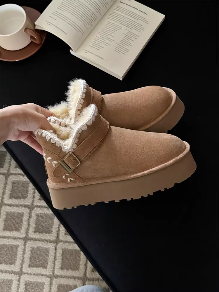 Phiên bản da bò ~ Giày bốt đi tuyết đế dày cổ điển chống trượt dành cho nữ có khóa thắt lưng, giày bốt cotton dày dặn giữ ấm mùa thu đông