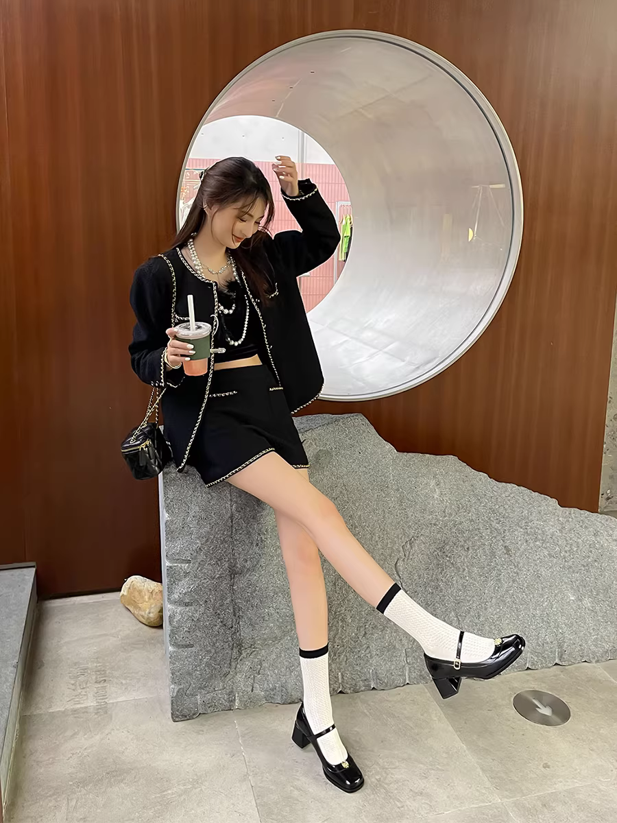 Pear Xiaoqi~ Giày Mary Jane kiểu Pháp dành cho nữ, giày cao gót, giày đơn gót cao bằng da bóng hình hoa trà, giày da nhỏ kiểu Hepburn JK.