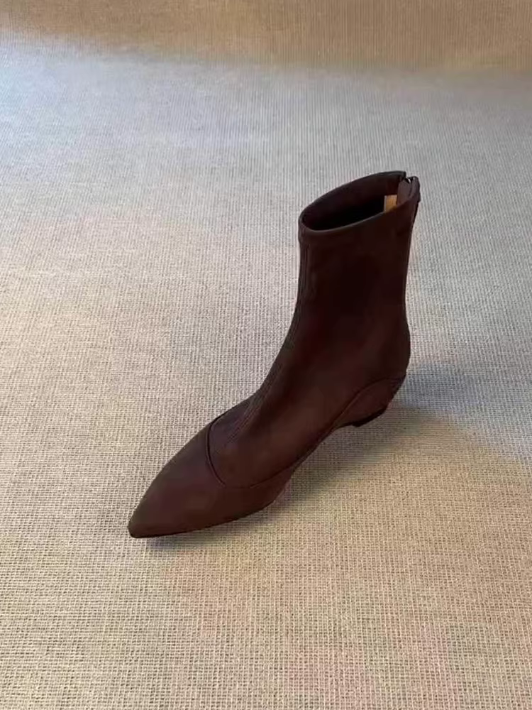 Pear Xiaoqi~ Giày bốt đơn giản và thon gọn dành cho nữ, mũi nhọn kiểu cổ điển, tăng chiều cao bên trong, bốt co giãn dành cho nữ, khóa kéo phía sau, da lộn, bốt ngắn thanh lịch.