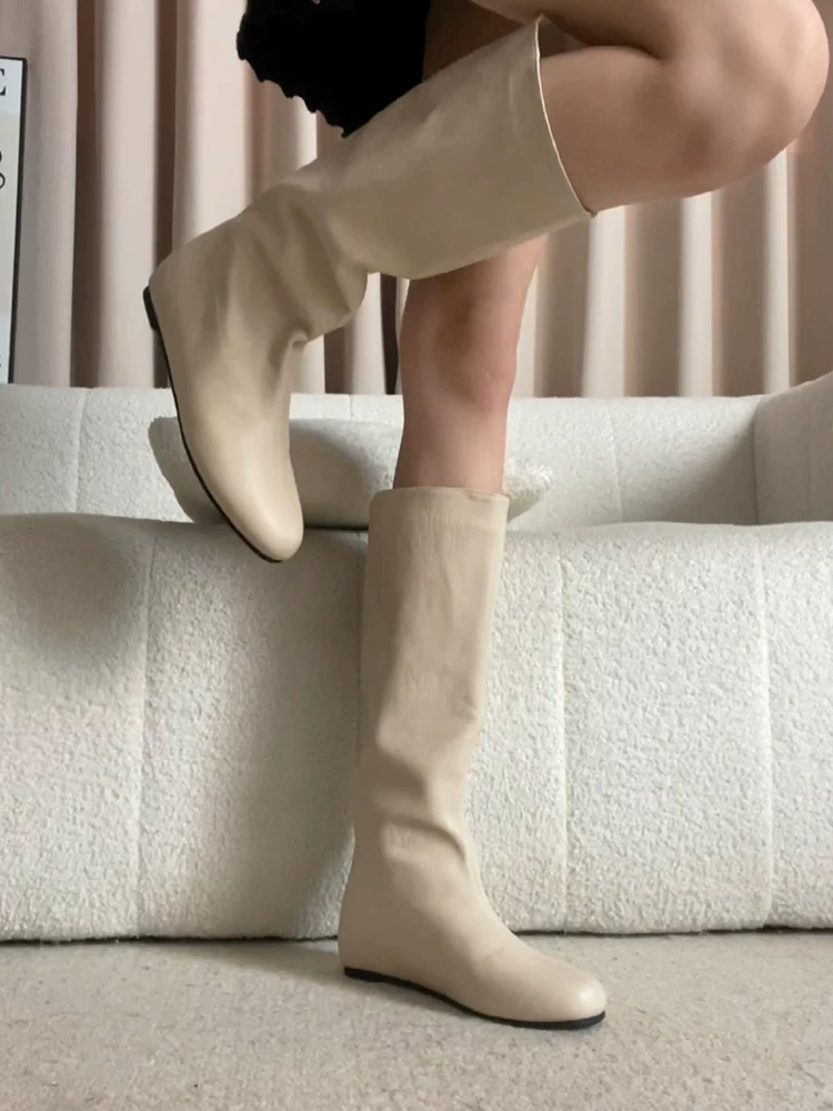 Phiên bản da bò ~ Giày bốt dài phong cách tối giản tăng chiều cao dành cho nữ, màu đào dịu dàng kiểu Pháp, giày bốt cưỡi ngựa làm thon gọn bằng da thật tăng chiều cao