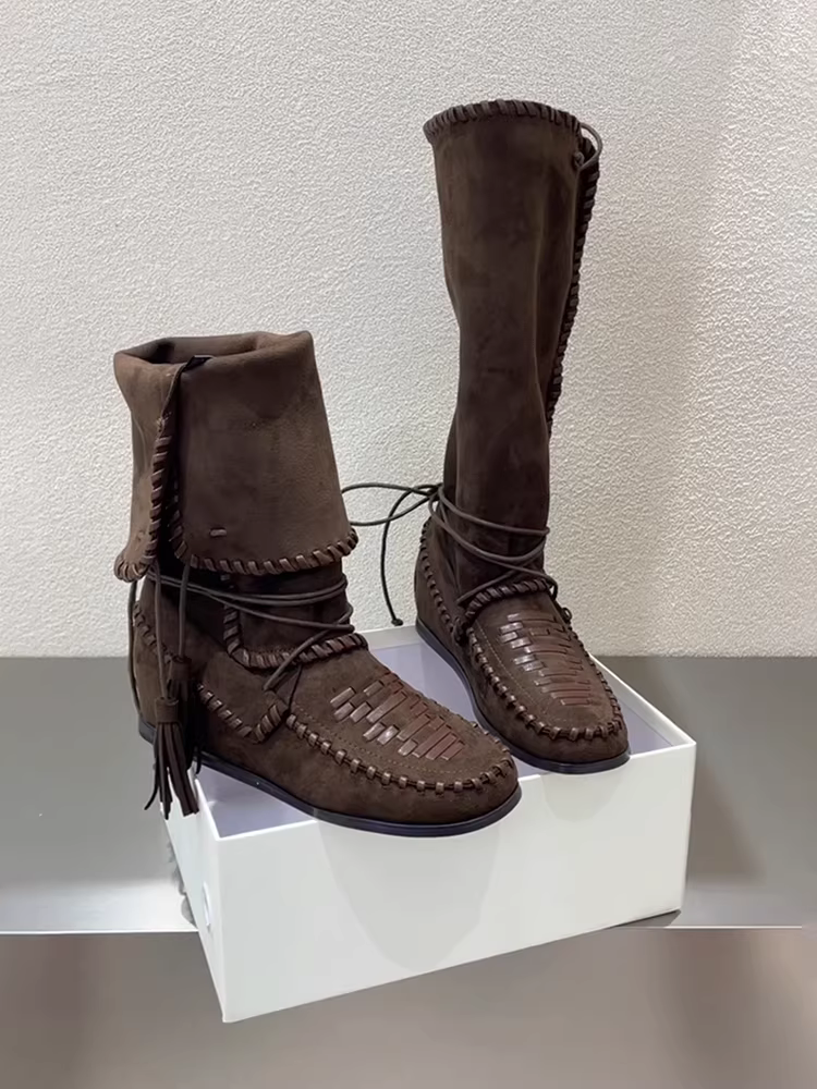 Phiên bản da bò ~ Giày cao bồi nữ thiết kế độc đáo, dây buộc tua rua, tăng chiều cao ẩn, chất liệu da lộn dệt hai chiều