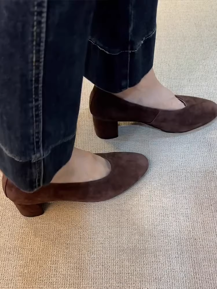 Phiên bản da cừu ~ Giày đi làm mũi nông màu nâu cổ điển dành cho nữ với gót dày, mũi tròn, da thật mờ, giày dạ hội phong cách Pháp